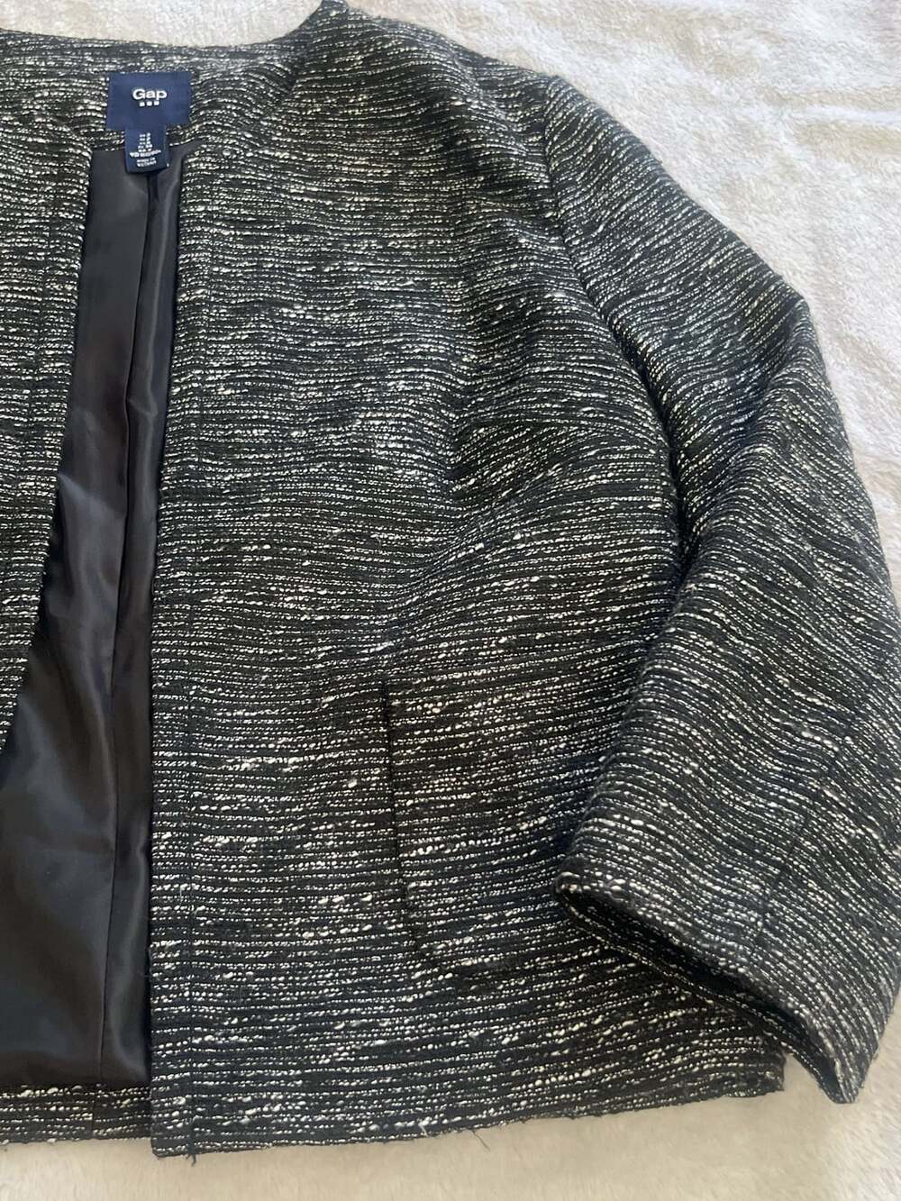 GAP - Picture 3 of 3